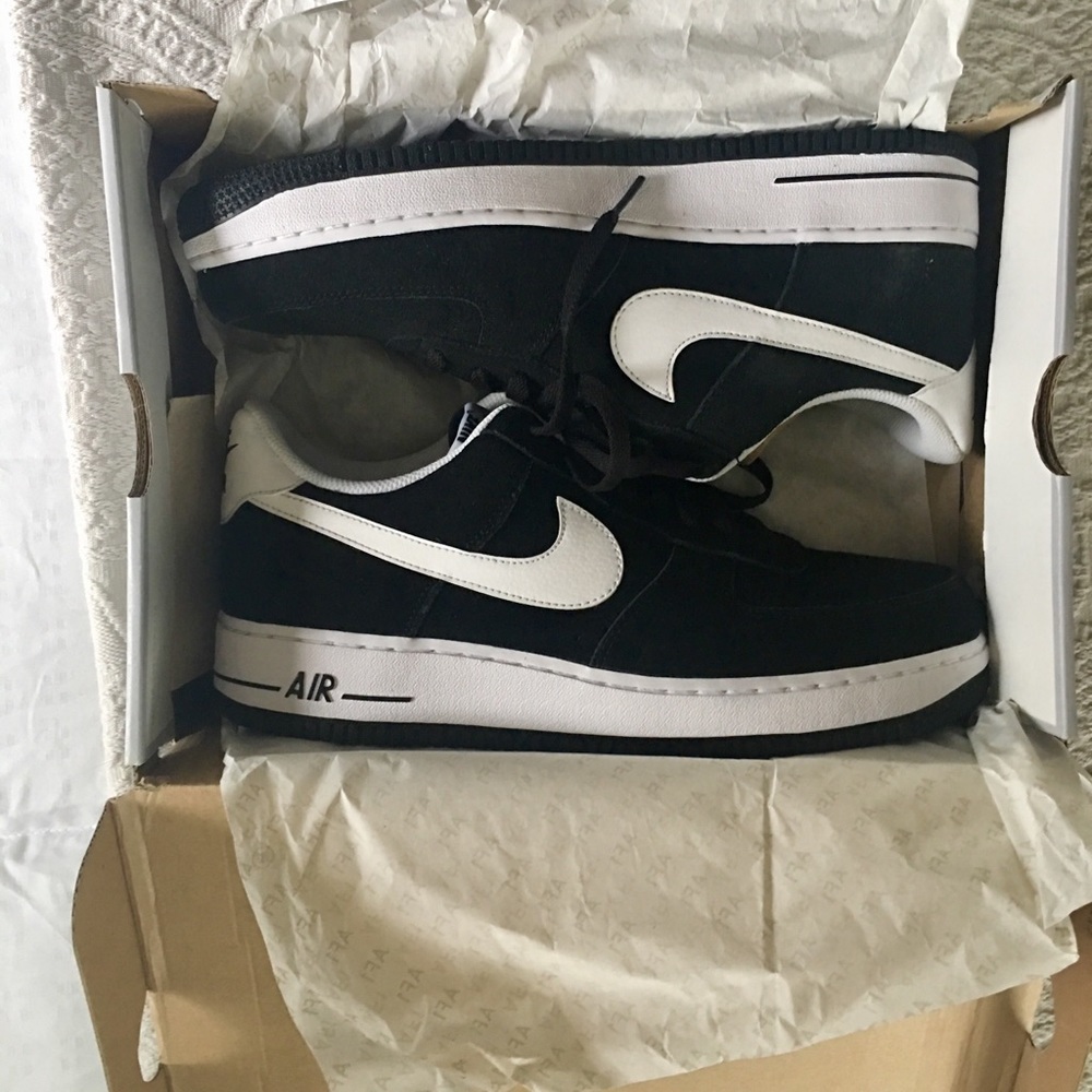 New in box. Men’s Air Force 1 ‘07, size 11